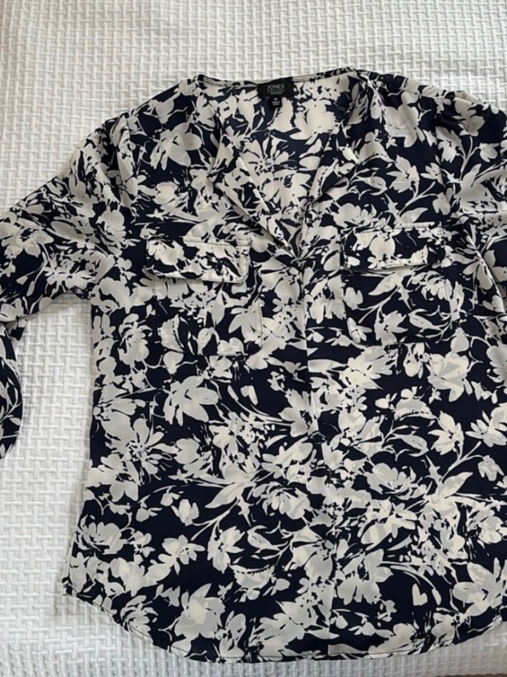 ♥️ Jones New York Navy/White Shirt M NWOT
